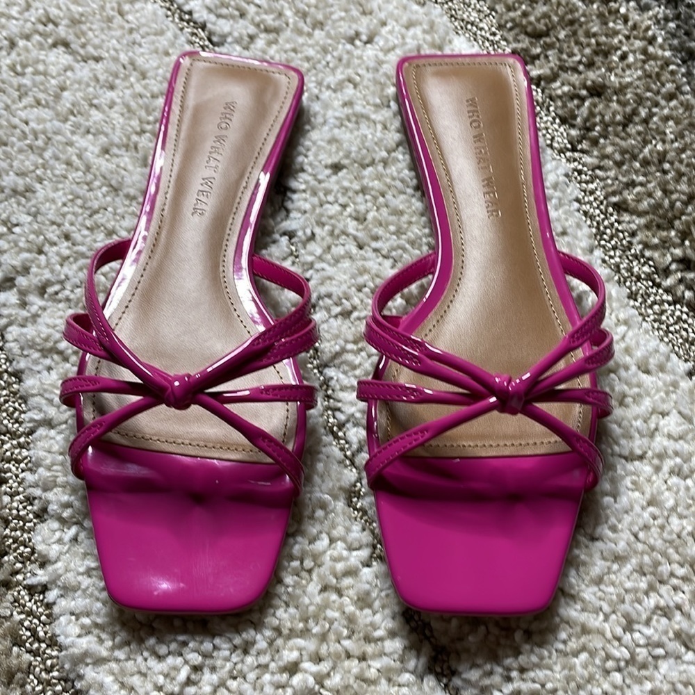 Who what wear Ericka Sandal In Magenta Faux Leather